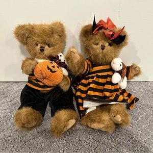 Two Halloween plush bears - 11 inch